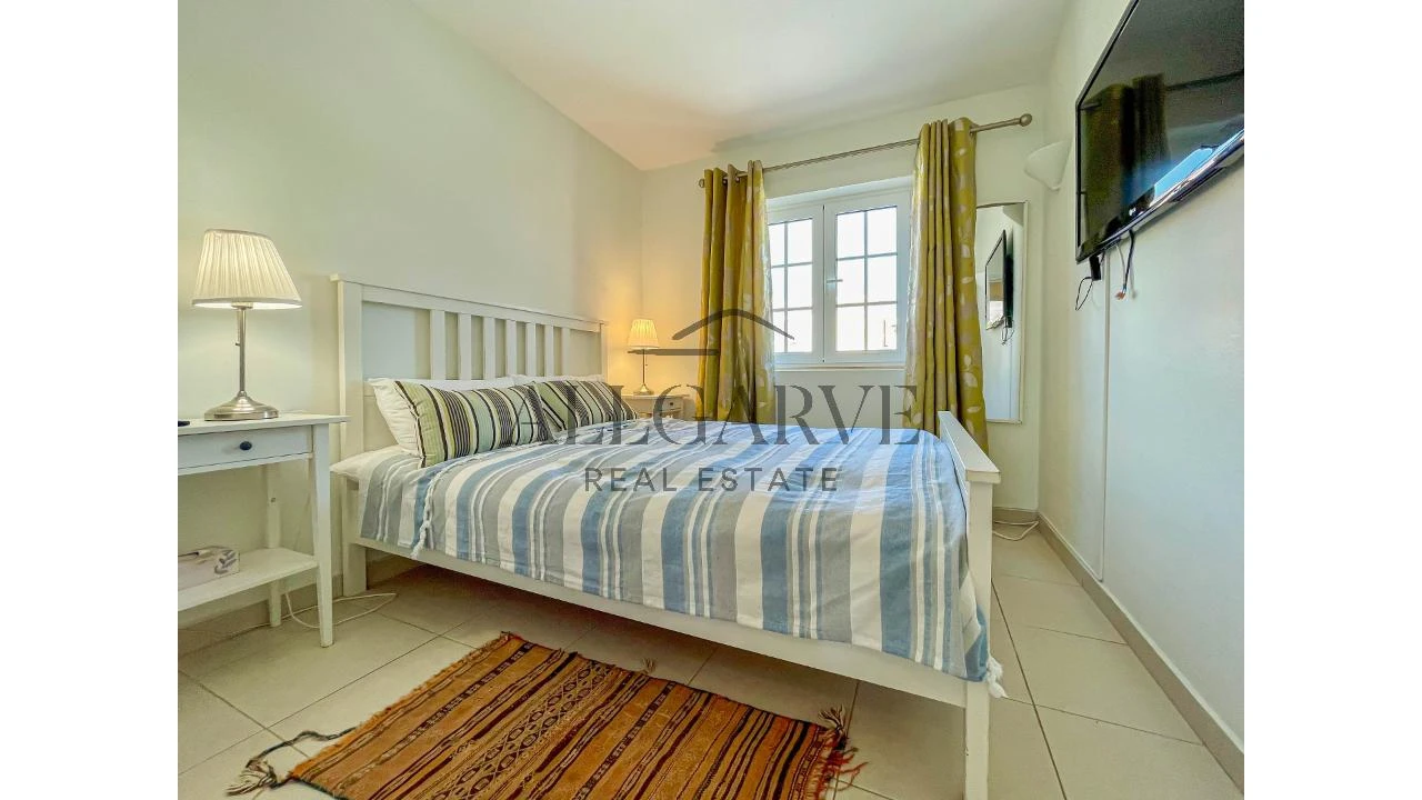 Apartamento T2 para Venda em Quarteira Foto 7