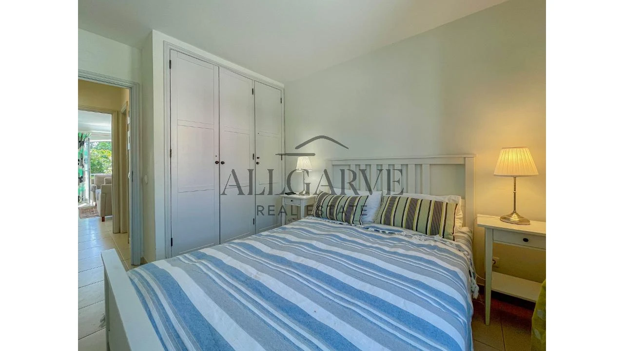 Apartamento T2 para Venda em Quarteira Foto 8