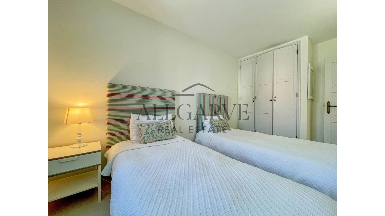 Apartamento T2 para Venda em Quarteira Foto 10