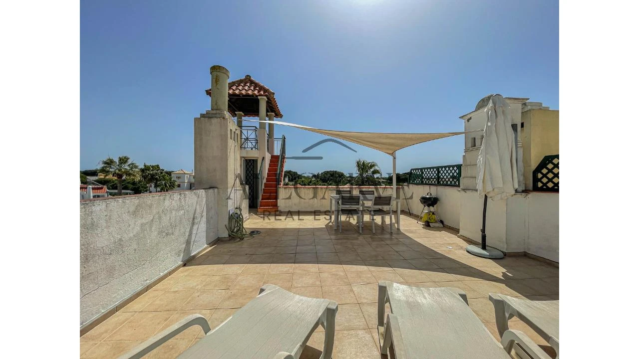 Apartamento T2 para Venda em Quarteira Foto 13