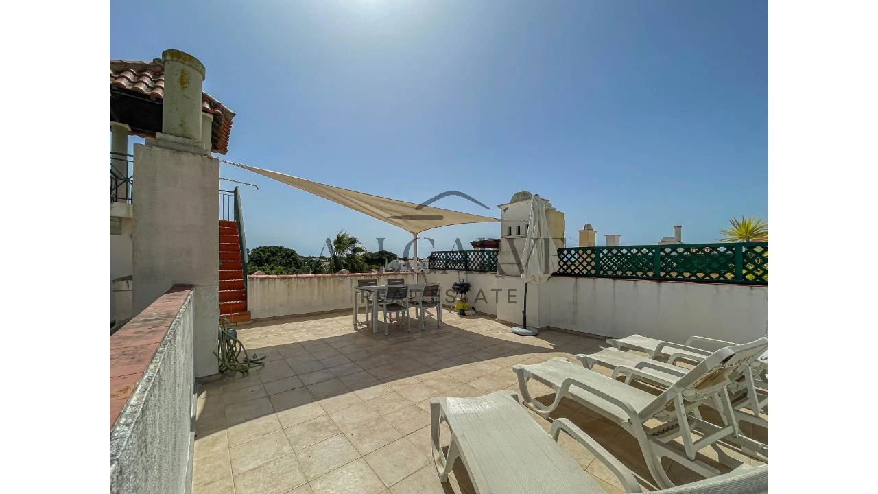 Apartamento T2 para Venda em Quarteira Foto 14