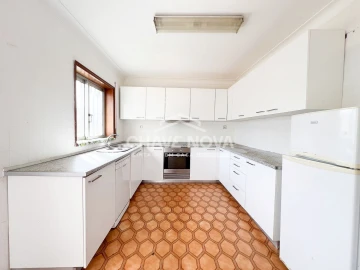 Moradia T2 para Venda em Arcozelo
