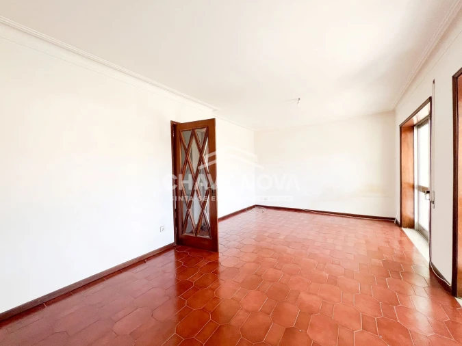 Moradia T2 para Venda em Arcozelo Foto 4