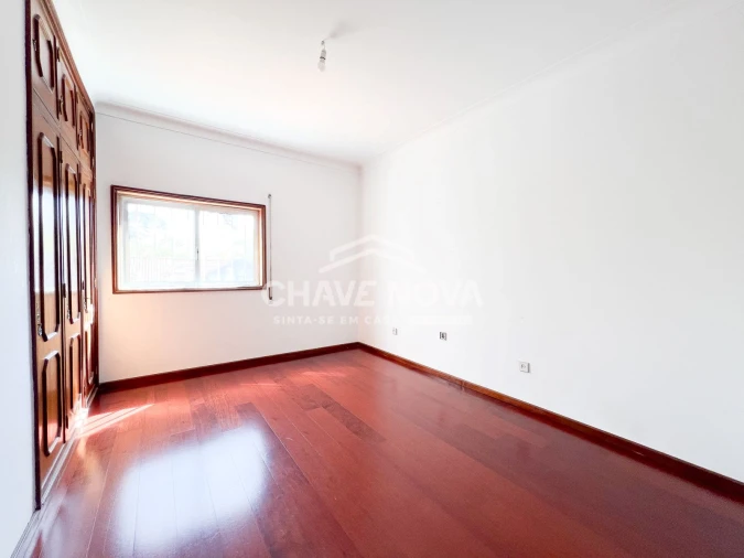 Moradia T2 para Venda em Arcozelo Foto 13