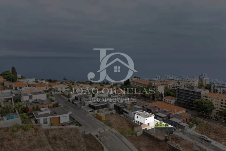 Moradia T3 para Venda em São Martinho Foto 40