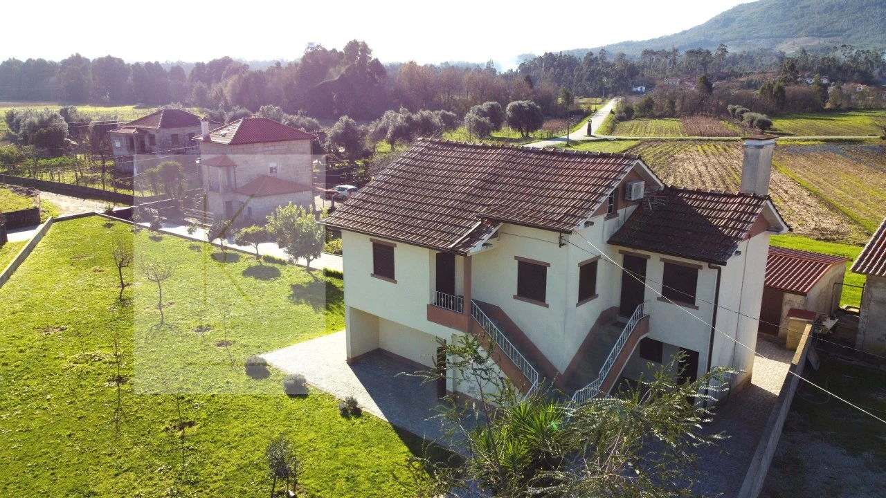 Moradia T3 para Venda em Cabração e Moreira do Lima Foto 17