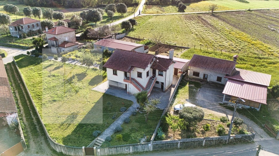 Moradia T3 para Venda em Cabração e Moreira do Lima Foto 3