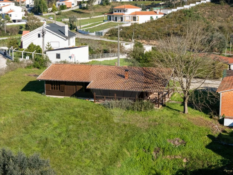 Moradia T3 para Venda em Santiago e São Simão de Litém e Albergaria dos Doze Foto 31