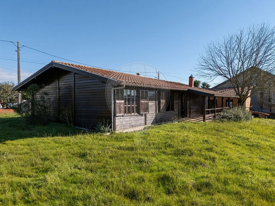 Moradia T3 para Venda em Santiago e São Simão de Litém e Albergaria dos Doze Foto 2