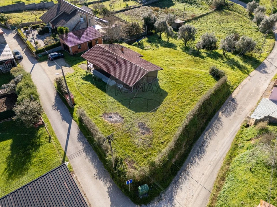 Moradia T3 para Venda em Santiago e São Simão de Litém e Albergaria dos Doze Foto 4