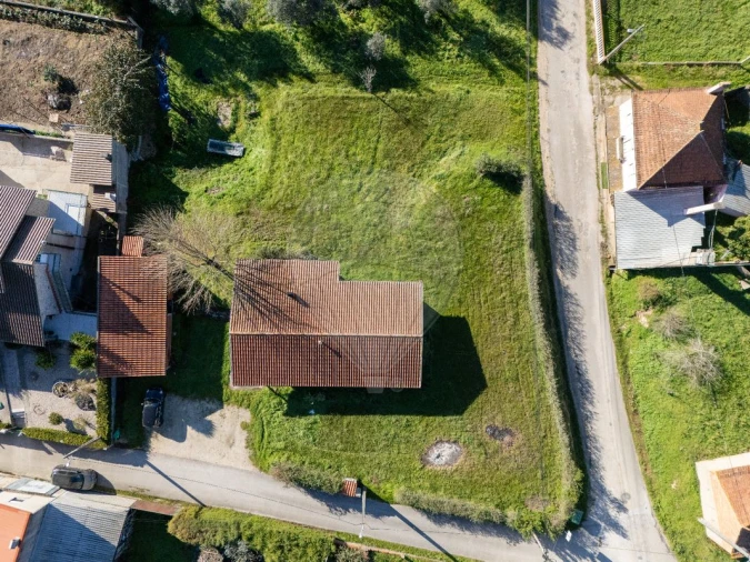 Moradia T3 para Venda em Santiago e São Simão de Litém e Albergaria dos Doze Foto 4