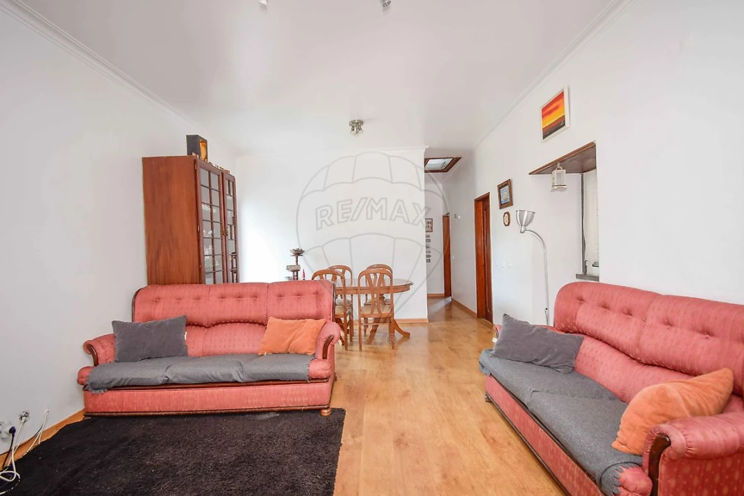 Moradia T4 para Venda em Almargem do Bispo, Pêro Pinheiro e Montelavar Foto 6