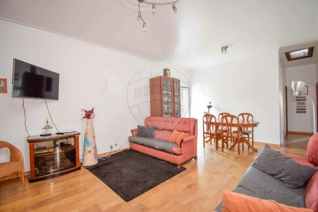 Moradia T4 para Venda em Almargem do Bispo, Pêro Pinheiro e Montelavar Foto 5