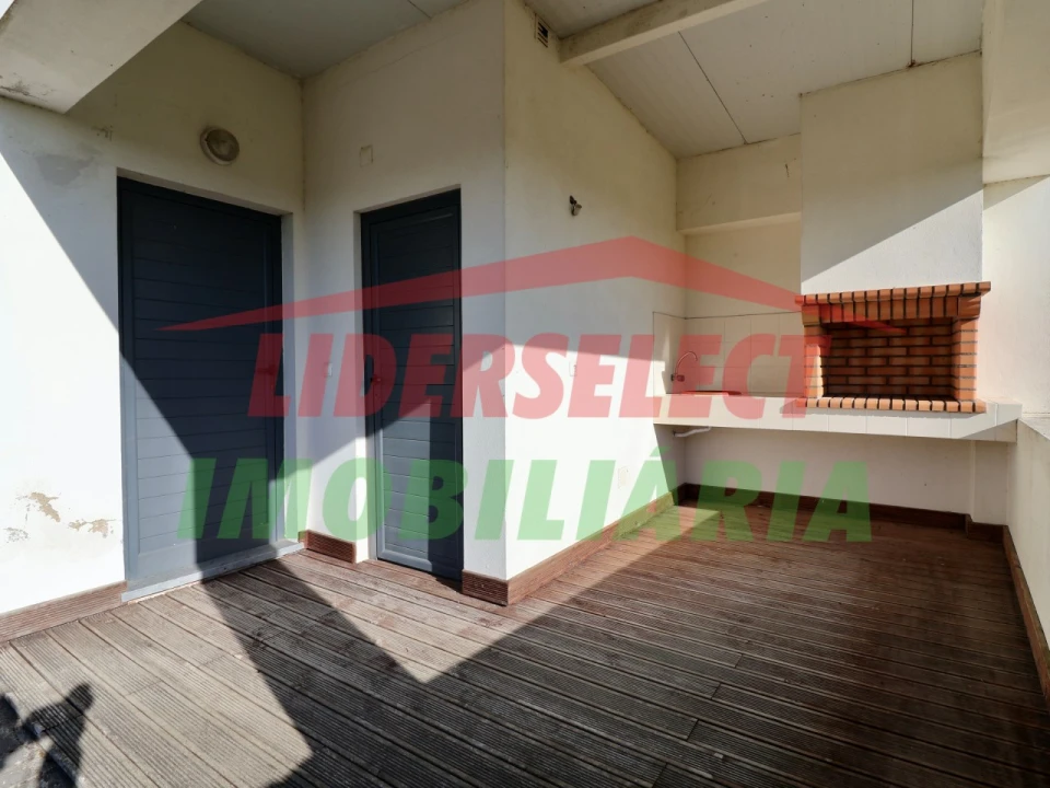 Armazém para Venda em Silveira Foto 4