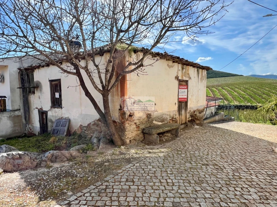 Moradia T3 para Venda em Eucisia, Gouveia e Valverde Foto 1