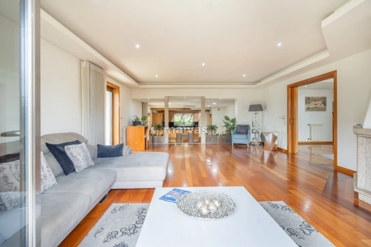 Moradia T3 para Venda em Ucha Foto 2