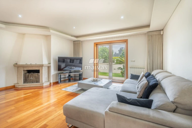 Moradia T3 para Venda em Ucha Foto 3