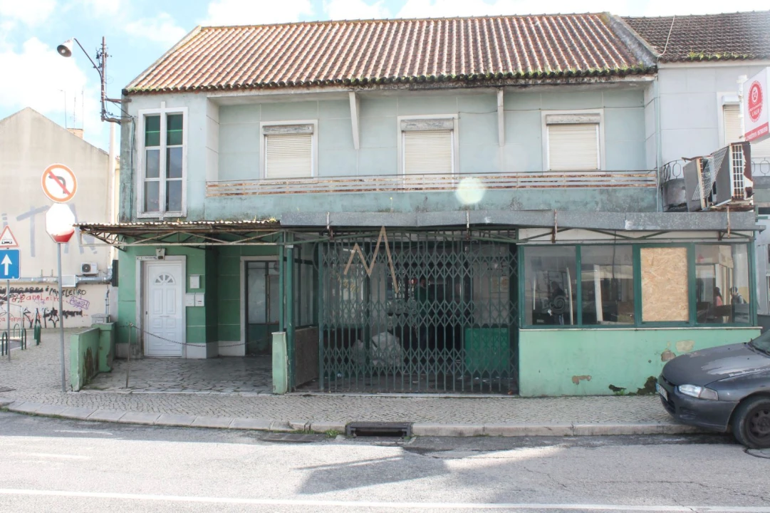 Prédio para Venda em Corroios Foto 2