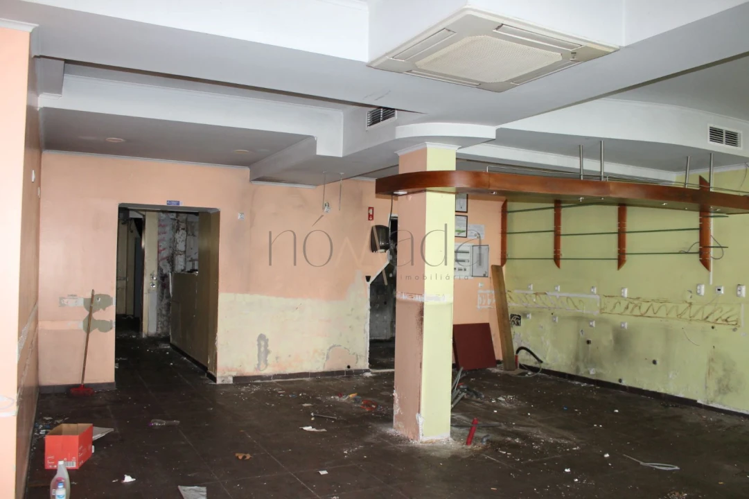 Prédio para Venda em Corroios Foto 4