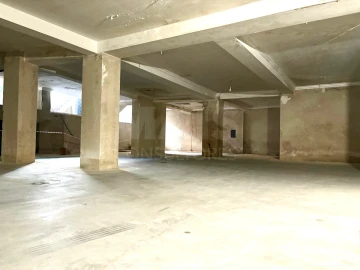 Loja para Venda em Albufeira e Olhos de Água