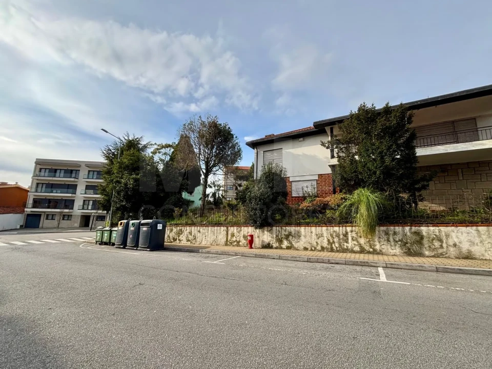 Terreno para Venda em Mafamude e Vilar do Paraíso Foto 2