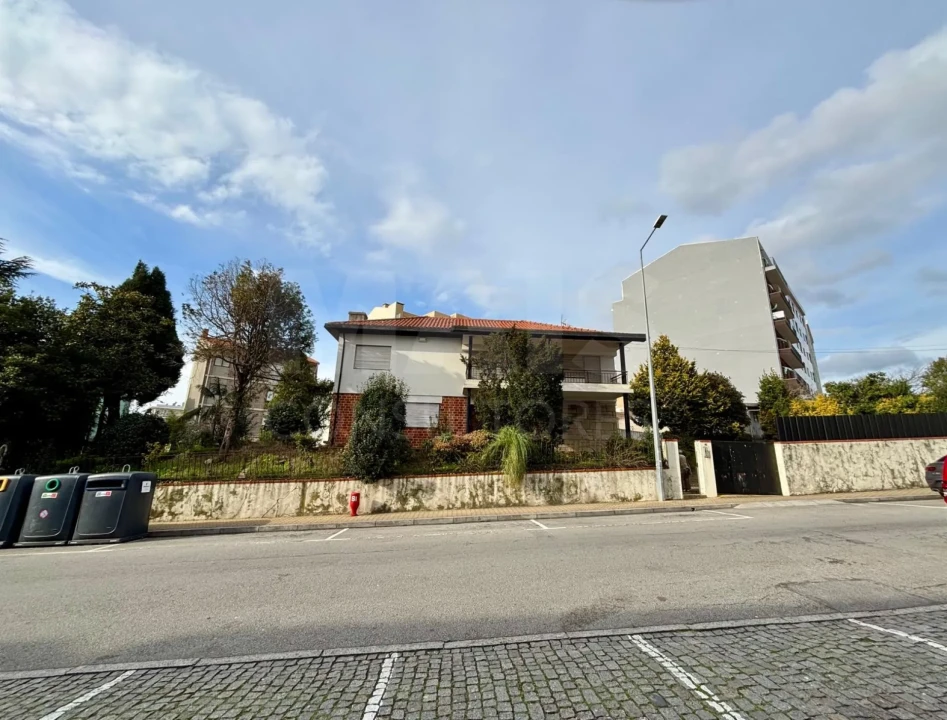 Terreno para Venda em Mafamude e Vilar do Paraíso Foto 3