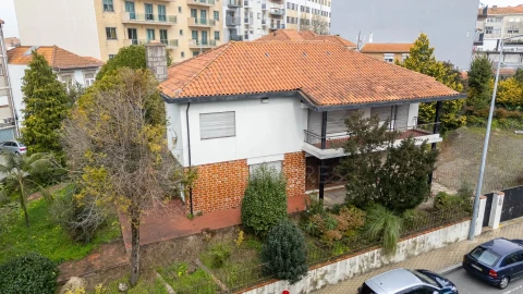 Terreno para Venda em Mafamude e Vilar do Paraíso