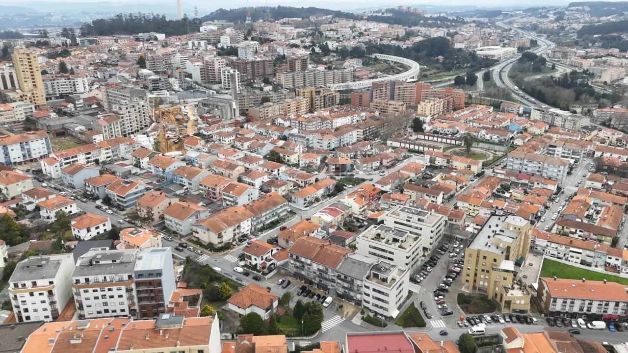 Terreno para Venda em Mafamude e Vilar do Paraíso Foto 6