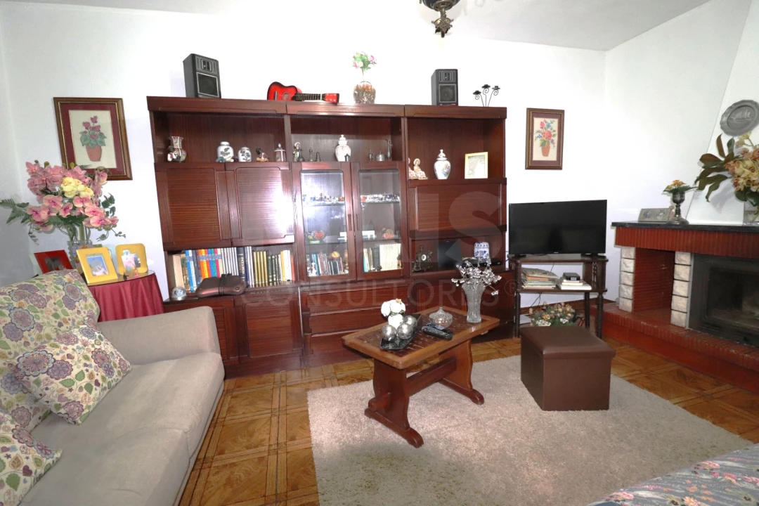 Moradia T2 para Venda em Coruche, Fajarda e Erra Foto 2