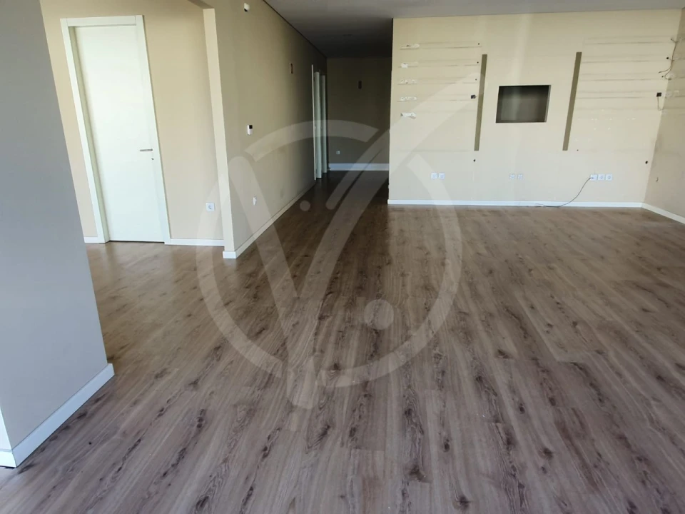 Loja para Arrendamento em Barqueiros Foto 4