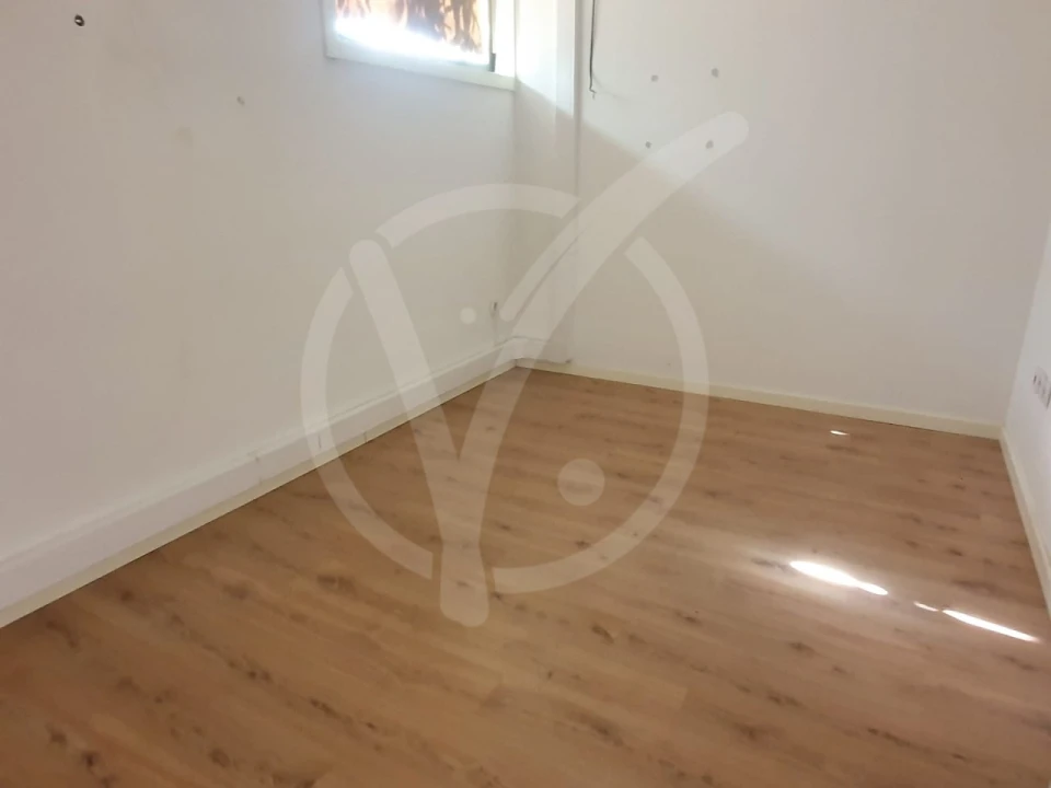 Loja para Arrendamento em Barqueiros Foto 5