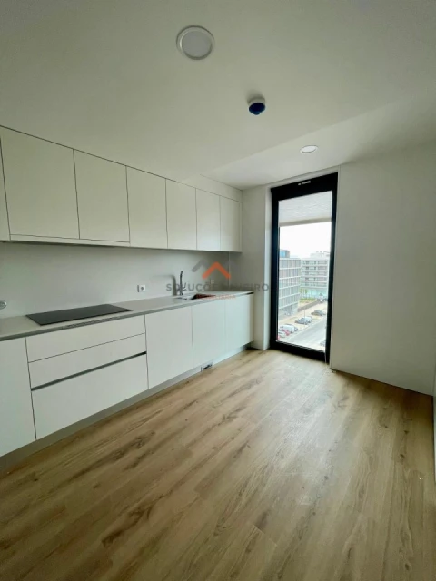 Apartamento T3 para Venda em Glória e Vera Cruz