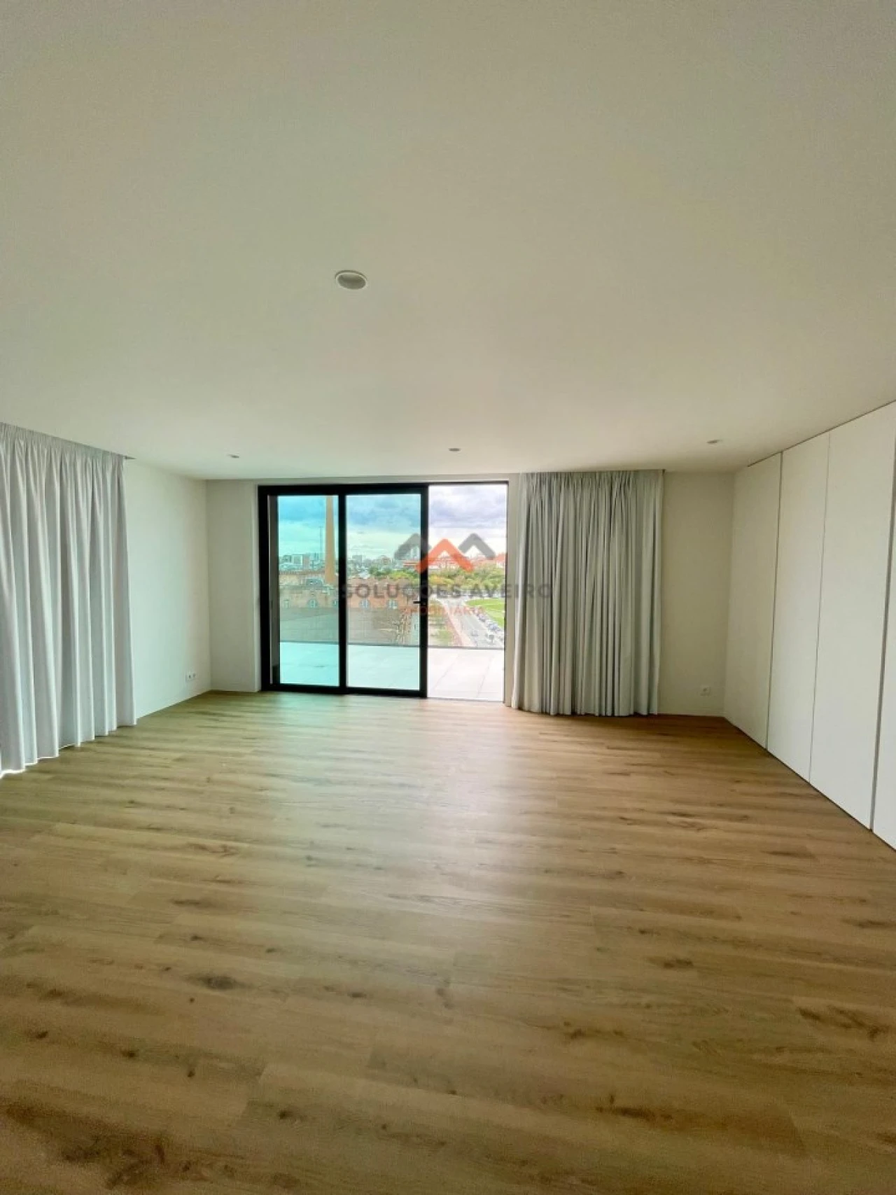 Apartamento T4 para Venda em Glória e Vera Cruz Foto 11