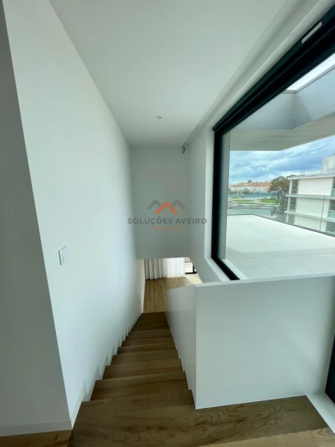 Apartamento T4 para Venda em Glória e Vera Cruz