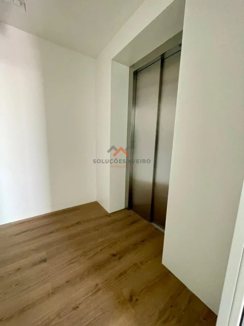 Apartamento T4 para Venda em Glória e Vera Cruz