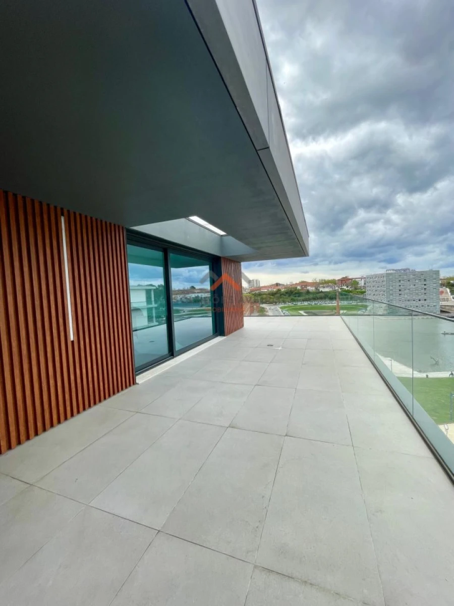 Apartamento T4 para Venda em Glória e Vera Cruz Foto 7