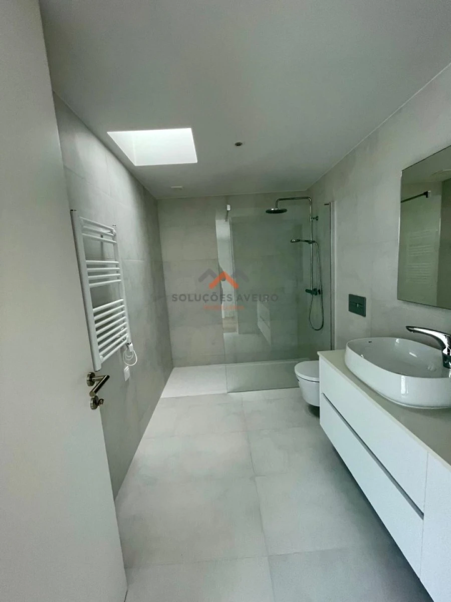 Apartamento T4 para Venda em Glória e Vera Cruz Foto 13