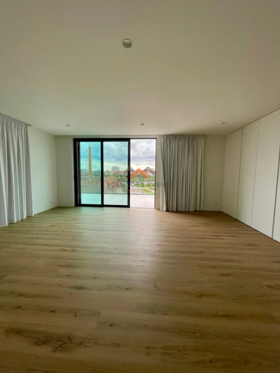 Apartamento T4 para Venda em Glória e Vera Cruz Foto 14