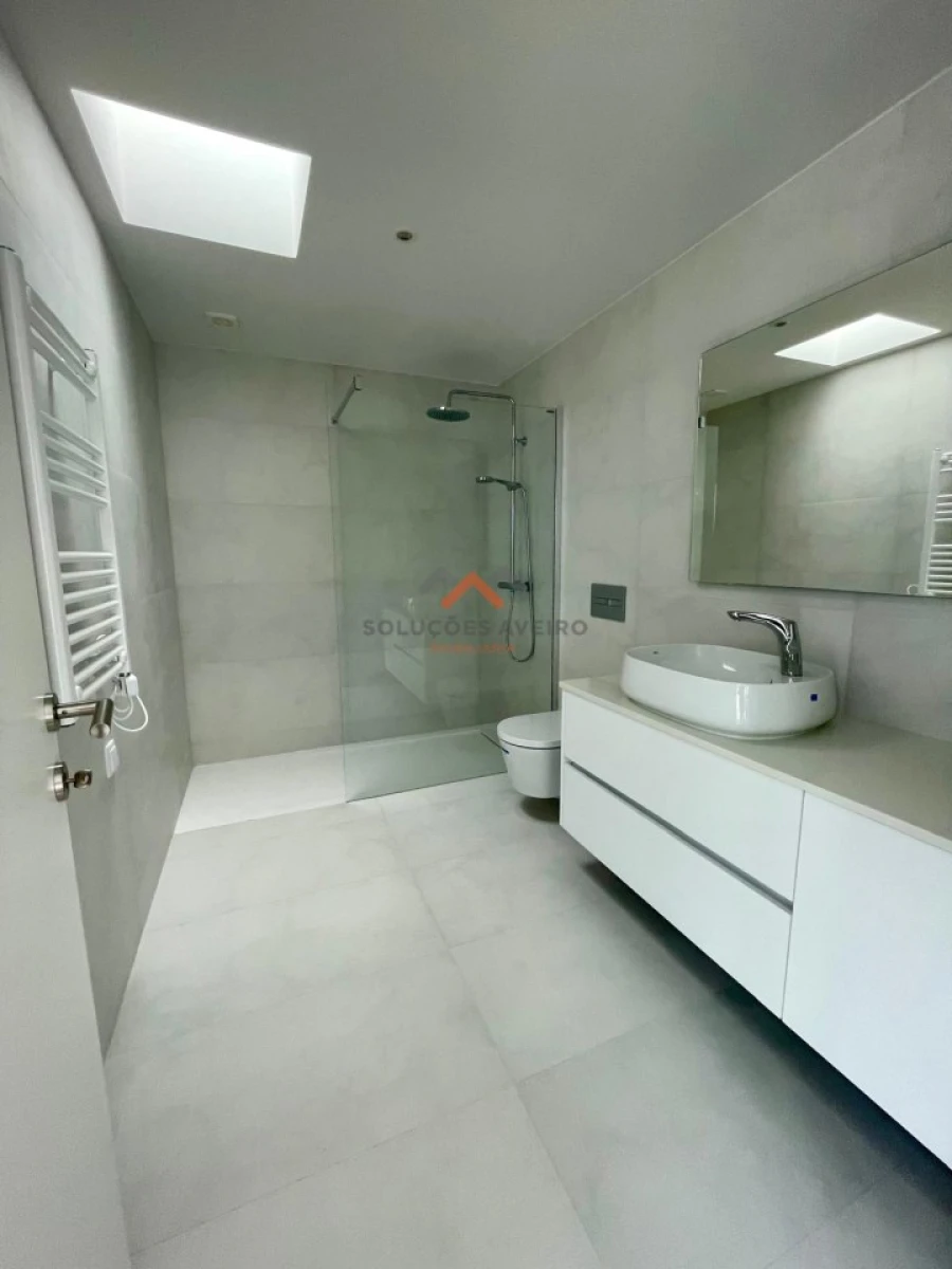 Apartamento T4 para Venda em Glória e Vera Cruz Foto 15