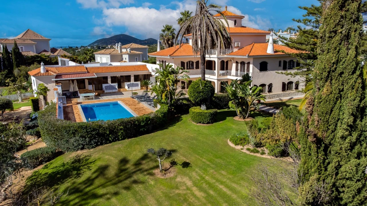 Moradia T9 para Venda em Loule (São Clemente) Foto 1