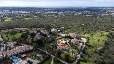 Moradia T9 para Venda em Loule (São Clemente)
