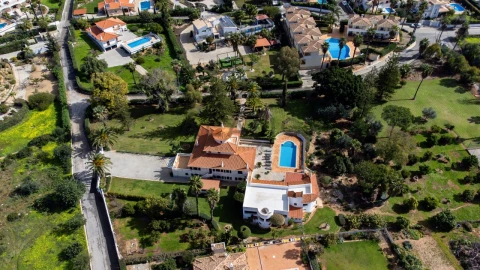 Moradia T9 para Venda em Loule (São Clemente)
