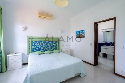 Moradia T9 para Venda em Loule (São Clemente)