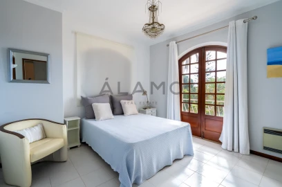 Moradia T9 para Venda em Loule (São Clemente)