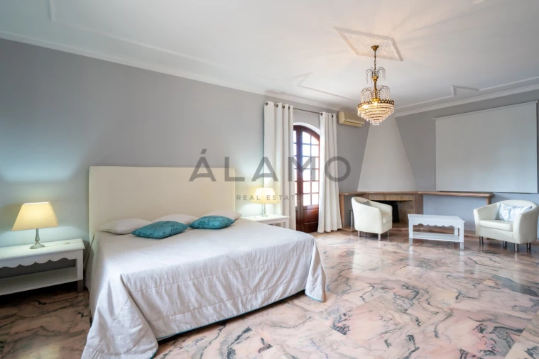 Moradia T9 para Venda em Loule (São Clemente) Foto 35