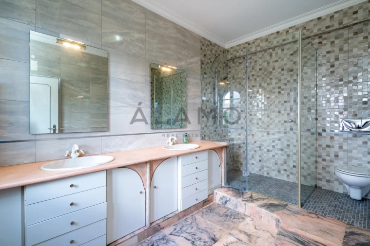 Moradia T9 para Venda em Loule (São Clemente) Foto 37