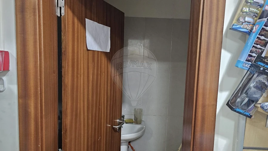 Loja para Venda em Póvoa de Santa Iria e Forte da Casa Foto 6