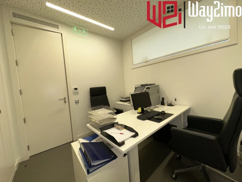 Moradia T5 para Venda em Lordelo do Ouro e Massarelos Foto 23