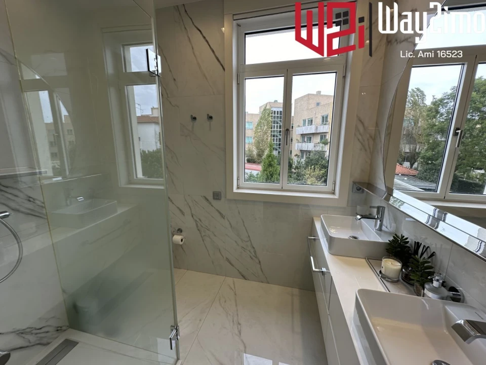 Moradia T5 para Venda em Lordelo do Ouro e Massarelos Foto 34