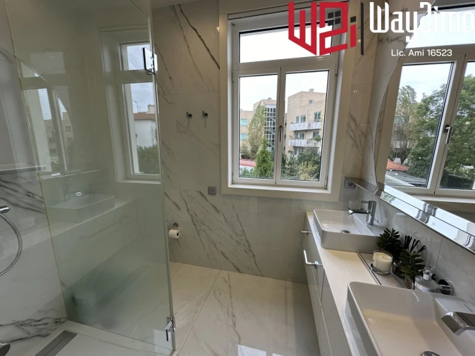 Moradia T5 para Venda em Lordelo do Ouro e Massarelos Foto 34